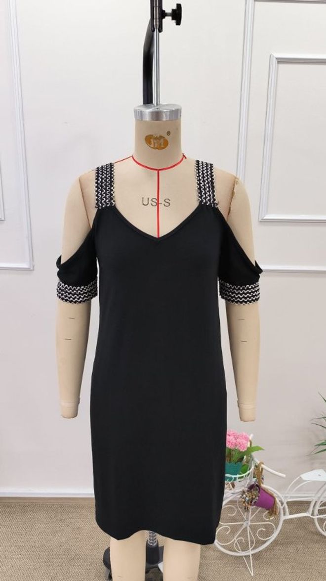 Janes Black Shift Dress With V Neck And Split Short Sleeves Wholesale Clothing Spring