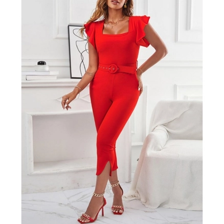 A model wears 41762 - Overalls - Red, wholesale undefined of Janes to display at Lonca