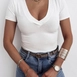 Ένα μοντέλο χονδρικής πώλησης ρούχων φοράει 41862-blouse-white, τούρκικο  χονδρικής πώλησης από 