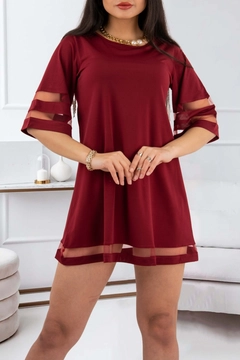 Una modella di abbigliamento all'ingrosso indossa 41877 - Dress - Claret Red, vendita all'ingrosso turca di Vestito di Janes