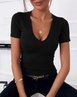 Een kledingmodel uit de groothandel draagt 41963-blouse-black, Turkse groothandel  van 