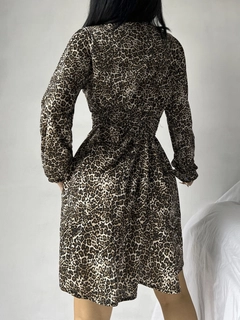 Ein Bekleidungsmodell aus dem Großhandel trägt 42190 - Dress - Leopard Pattern, türkischer Großhandel Kleid von Janes