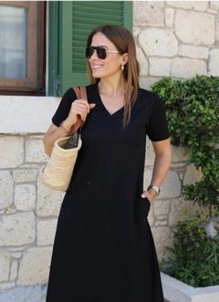 A wholesale clothing model wears JAN10406 - Women's Short Sleeve V-Neck Pocket Viscose Dress - Black, Turkish wholesale Dress of Janes