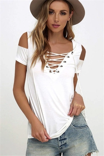 A wholesale clothing model wears  Women's Short Sleeve Chest Bird Eye Cross Pleated Off-the-Shoulder Camisole Blouse - White
, Turkish wholesale Blouse of Janes
