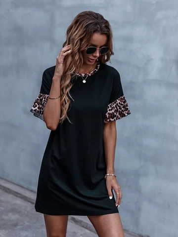 A wholesale clothing model wears  Women's Short Sleeve Sleeve And Collar Leopard Detail Sandy Dress - Black
, Turkish wholesale Dress of Janes