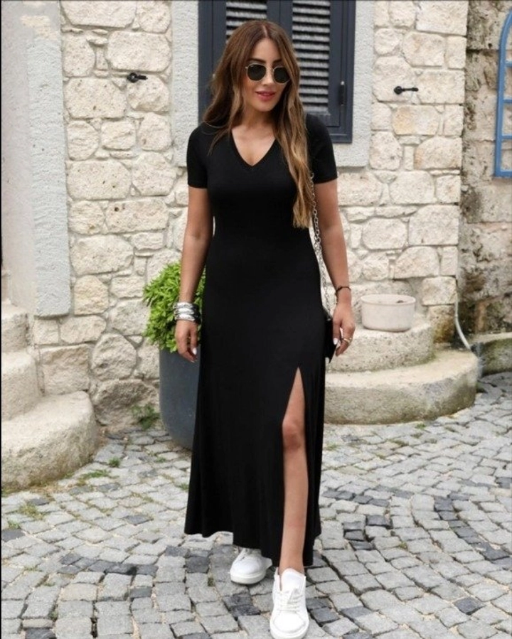 A wholesale clothing model wears jan11999-short-sleeve-slit-viscose-dress-black, Turkish wholesale Dress of Janes
