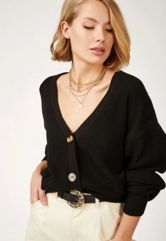 A wholesale clothing model wears jan12051-women's-long-sleeve-button-detail-knitwear-cardigan-black, Turkish wholesale Cardigan of Janes