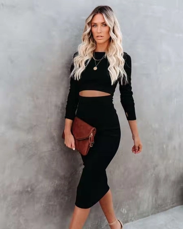 A wholesale clothing model wears  Women's Long Sleeve Crew Neck Waist Low-Rise Crepe Midi Dress - Black
, Turkish wholesale Dress of Janes