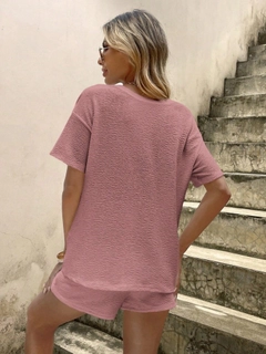 Un mannequin de vêtements en gros porte jan13343-women's-pink-gimped-suprem-and-lined-shorts-set-pink, Costume en gros de Janes en provenance de Turquie