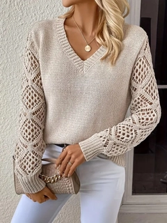 A wholesale clothing model wears jan13659-women's-long-sleeve-sleeve-holes-diamond-pattern-detailed-knitwear-sweater-beige, Turkish wholesale Sweater of Janes
