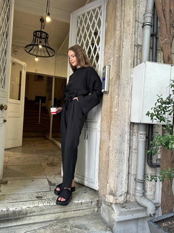 A wholesale clothing model wears  Linen Belted Trousers - Black
, Turkish wholesale Pants of Juste