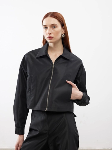 A wholesale clothing model wears  Taffeta Zippered Bomber Jacket - Black
, Turkish wholesale Jacket of Juste