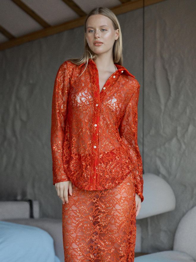 Juste قميص دانتيل مذهب باللون الأحمر ملابس بالجملة ربيع