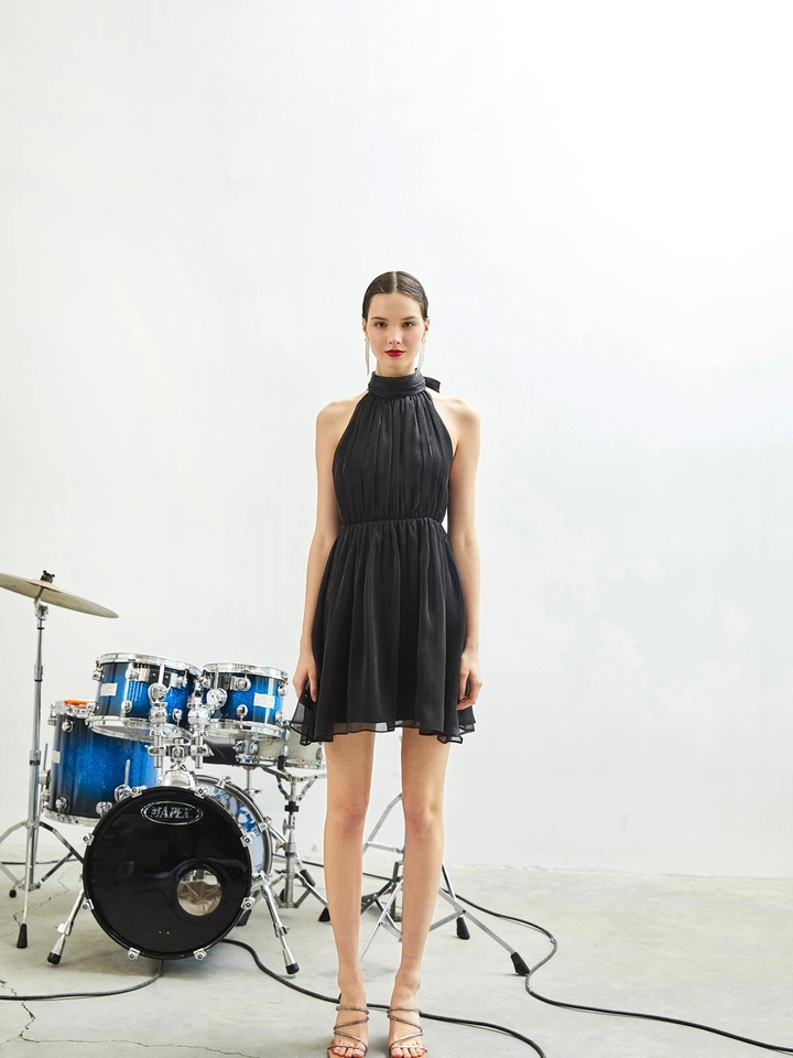 A wholesale clothing model wears jst10190-organza-black-mini-evening-dress, Turkish wholesale Dress of Juste