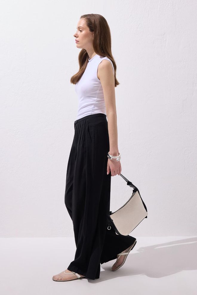 Kadriye Baştürk بلوزة قطنية قابلة للتمدد بدون أكمام بيضاء ملابس بالجملة ربيع