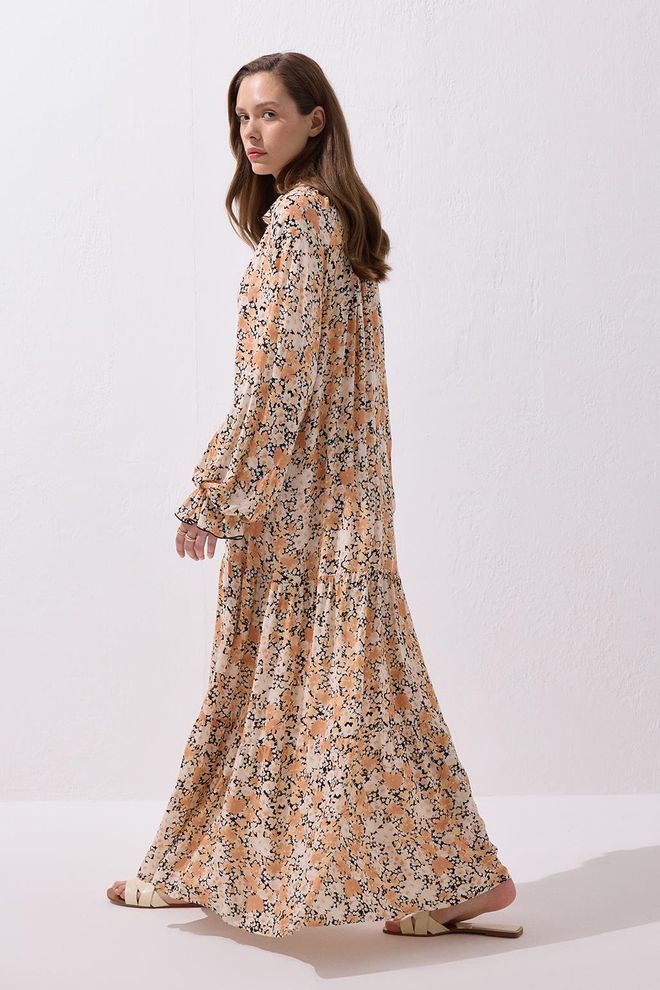 Kadriye Baştürk Maxi Obleka Diane Ruffle Iz Viskoze Mehko Oranžna Oblačila na debelo Skromno