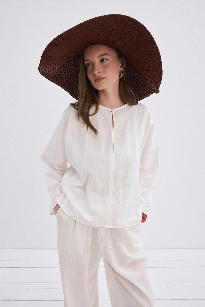 Kadriye Baştürk Chemise En Lin Modern Muse Écru Vêtements en gros Décontracté