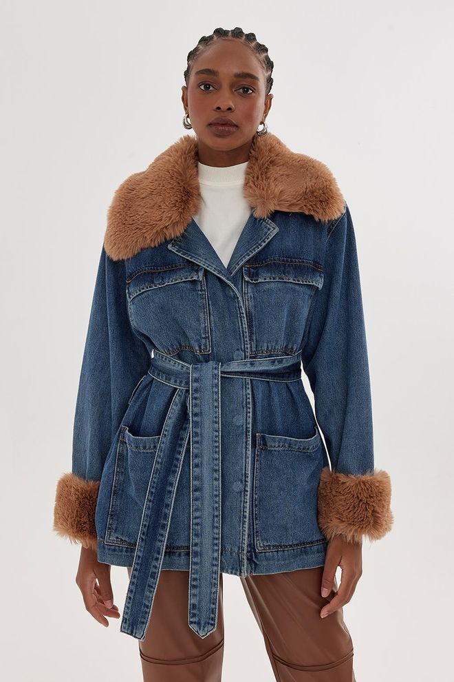 Kadriye Baştürk Veste En Jean Bordée De Fausse Fourrure Bleu Moyen Vêtements en gros Modeste