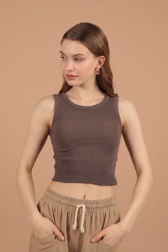 A wholesale clothing model wears kam13107-camisole-fabric-halter-neck-women's-blouse-brown, Turkish wholesale Crop Top of Kaktus Moda