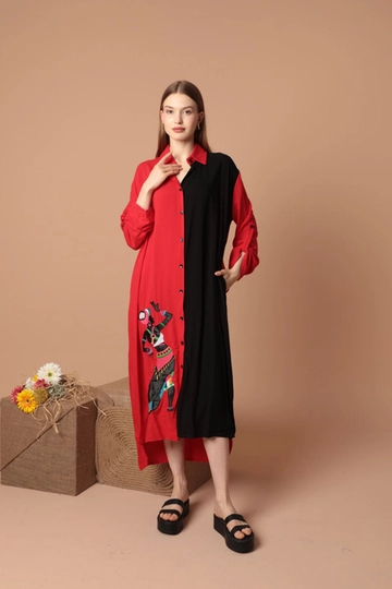 A wholesale clothing model wears  Viscose Fabric Applique Embroidery Women's Shirt Dress - Red
, Turkish wholesale Dress of Kaktus Moda