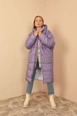 Una modella di abbigliamento all'ingrosso indossa 24083-coat-lilac, vendita all'ingrosso turca di  di 