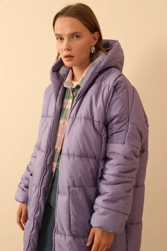 Модель оптовой продажи одежды носит 24083 - Coat - Lilac, турецкий оптовый товар Пальто от Kaktus Moda.