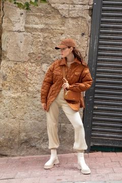 A wholesale clothing model wears 35581 - Coat - Brown, Turkish wholesale Coat of Kaktus Moda
