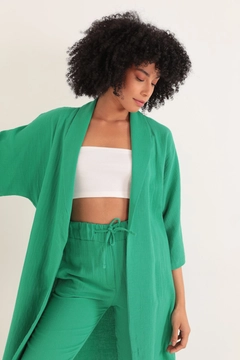 Veľkoobchodný model oblečenia nosí KAM10837 - Muslin Fabric Oversize Women's Kimono - Green, turecký veľkoobchodný Kimono od Kaktus Moda