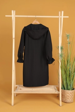 A wholesale clothing model wears kam11567-leather-fabric-garni-detail-jacquard-women's-trench-coat-black, Turkish wholesale Trenchcoat of Kaktus Moda