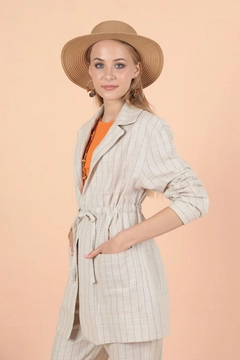 A wholesale clothing model wears KAM11369 - Tunnel-Spired Linen Striped Jacket - Tan, Turkish wholesale Jacket of Kaktus Moda