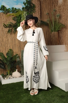 A wholesale clothing model wears kam13401-viscose-fabric-embroidery-detail-women's-dress-ecru, Turkish wholesale Dress of Kaktus Moda