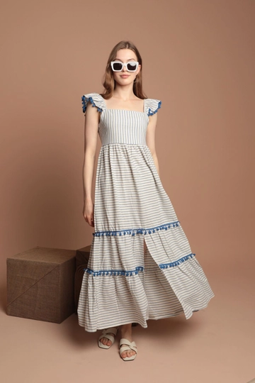 Ein Bekleidungsmodell aus dem Großhandel trägt  Damen-Trägerkleid Aus Gestreiftem Leinenstoff – Saks
, türkischer Großhandel Kleid von Kaktus Moda