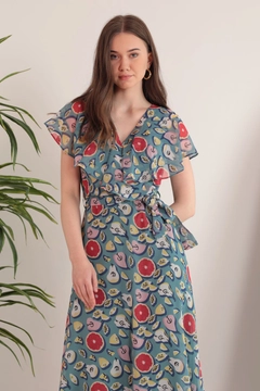 A wholesale clothing model wears KAM10803 - Chiffon Fabric Mixed Fruit Pattern Aller Women's Dress - Green, Turkish wholesale Dress of Kaktus Moda