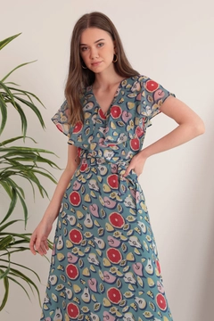 A wholesale clothing model wears KAM10803 - Chiffon Fabric Mixed Fruit Pattern Aller Women's Dress - Green, Turkish wholesale Dress of Kaktus Moda