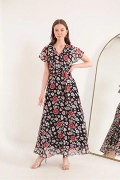 A wholesale clothing model wears KAM10825 - Chiffon Fabric Mixed Fruit Pattern Aller Women's Dress - Black, Turkish wholesale Dress of Kaktus Moda