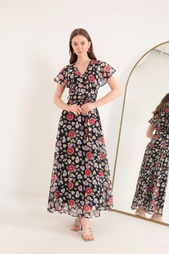A wholesale clothing model wears KAM10825 - Chiffon Fabric Mixed Fruit Pattern Aller Women's Dress - Black, Turkish wholesale Dress of Kaktus Moda
