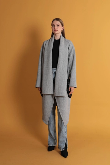 A wholesale clothing model wears  Honeycomb Fabric Oversize Pocket Garni Detail Women's Cardigan - Gray
, Turkish wholesale Cardigan of Kaktus Moda