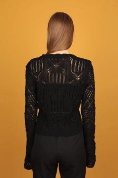 A wholesale clothing model wears kam12127-acur-women's-cardigan-black, Turkish wholesale Cardigan of Kaktus Moda