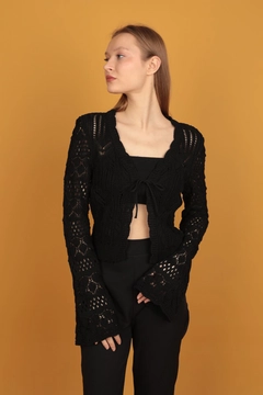 A wholesale clothing model wears kam12127-acur-women's-cardigan-black, Turkish wholesale Cardigan of Kaktus Moda