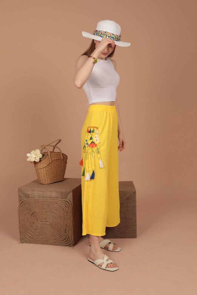 Ilia Pantaloni Da Donna Con Dettagli Ricamati In Tessuto Bürümcük Giallo Abbigliamento all'ingrosso Casuale