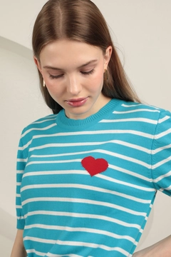A wholesale clothing model wears kam12906-knitwear-striped-heart-patterned-women's-short-sleeve-blouse-turquoise, Turkish wholesale Blouse of Kaktus Moda