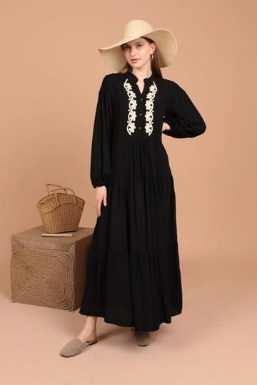 A wholesale clothing model wears  Viscose Fabric Front Robe Embroidered Women's Dress - Black
, Turkish wholesale Dress of Kaktus Moda