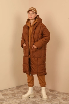 Модел на дрехи на едро носи 24080 - Coat - Brown, турски едро Палто на Kaktus Moda
