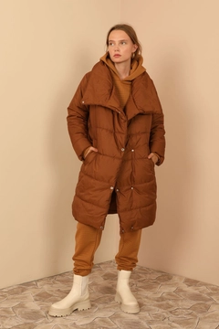 Veleprodajni model oblačil nosi 24080 - Coat - Brown, turška veleprodaja Plašč od Kaktus Moda