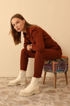 A wholesale clothing model wears 24097 - Jacket - Brown, Turkish wholesale Jacket of Kaktus Moda