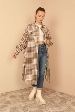 Модел на дрехи на едро носи 24287 - Plaid Jacket - Beige, турски едро Яке на Kaktus Moda