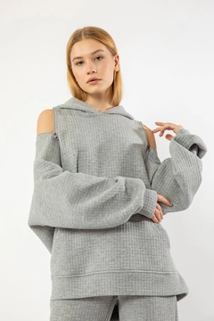 A wholesale clothing model wears 25389 - Sweatshirt - Grey, Turkish wholesale Hoodie of Kaktus Moda