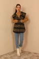 Una modella di abbigliamento all'ingrosso indossa 26495-vest-mink, vendita all'ingrosso turca di  di 