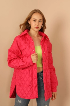 A wholesale clothing model wears 27891 - Coat - Fuchsia, Turkish wholesale Coat of Kaktus Moda