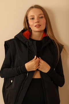 Модель оптовой продажи одежды носит 29096 - Vest - Black, турецкий оптовый товар Жилет от Kaktus Moda.